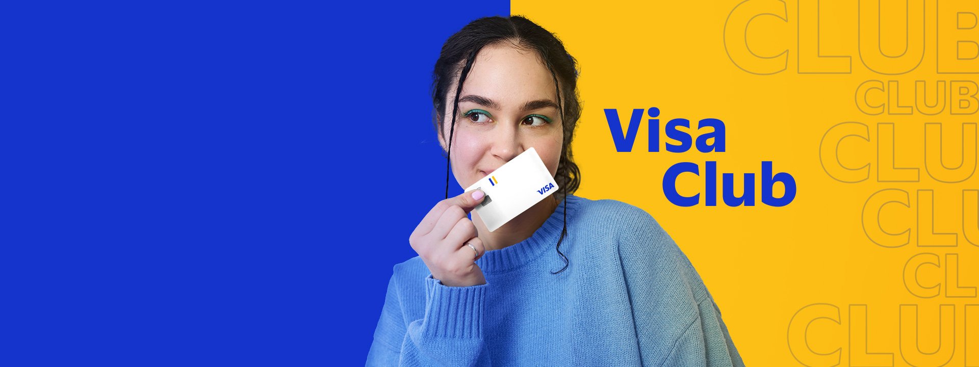 Chica con una tarjeta VIsa